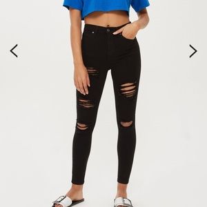 TopShop Distressed Jamie Jeans; 28W 32L